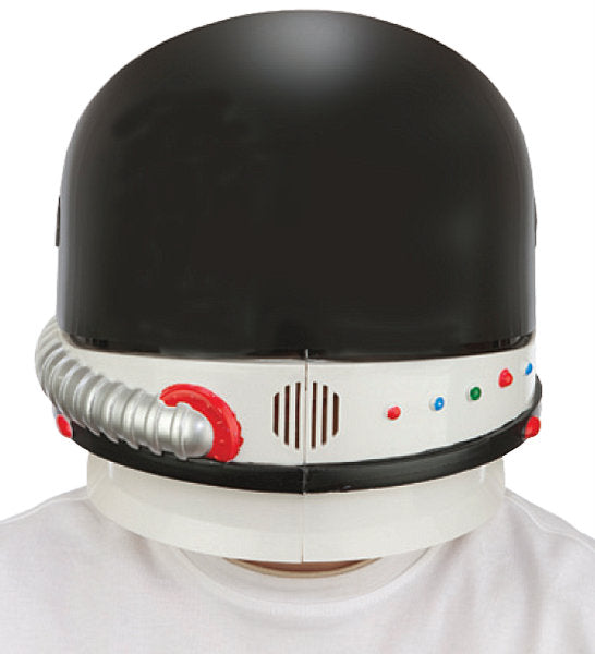 prompthunt: gucci space helmet