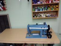 Singer Industrial Sewing Machine w/clutch motor - Local Pick up only